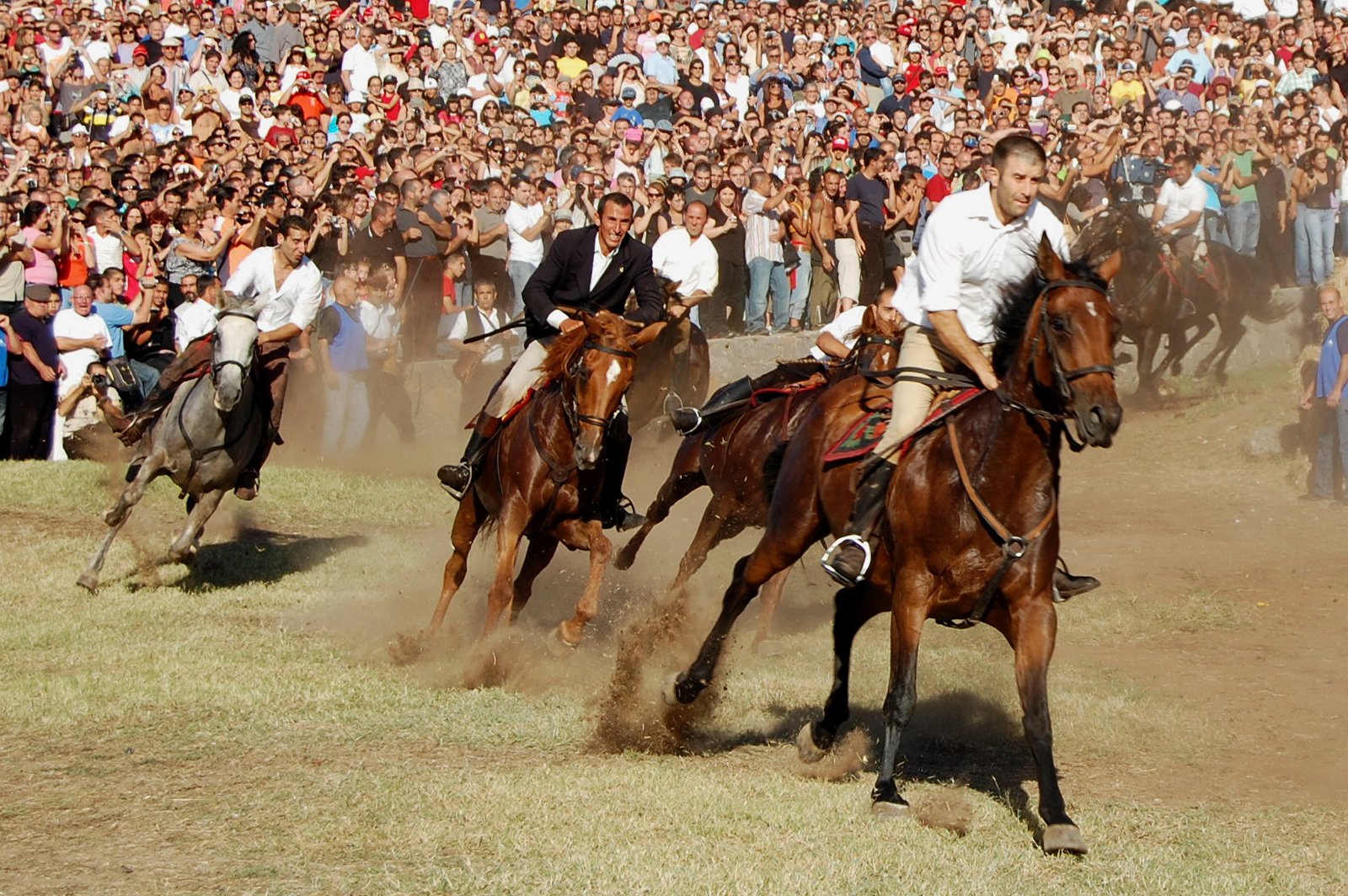 L’Ardia di San Costantino Horse Race Horse Riding Holidays and Safaris