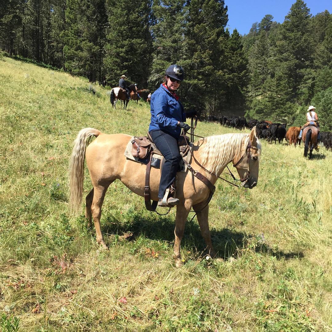 Meet a Globetrotter: Louise Hunt - Horse Riding Holidays and Safaris