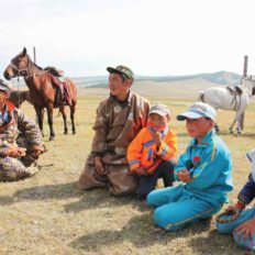 horse riding trek mongolia