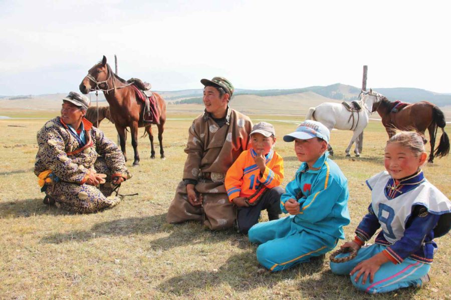 horse riding trek mongolia